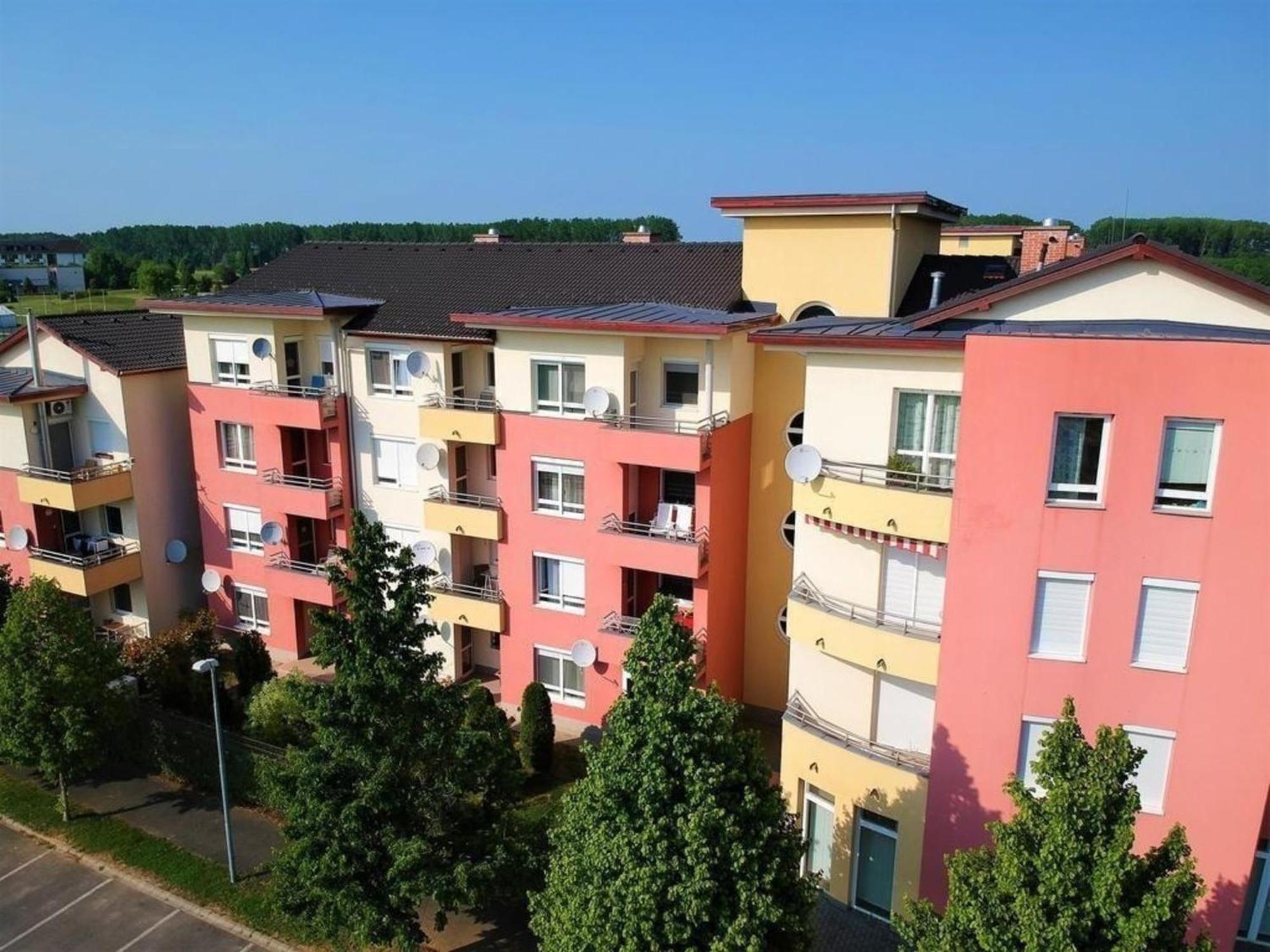 Moderne Ferienwohnung In Buekfuerd Mit Gepflegtem Garten 외부 사진