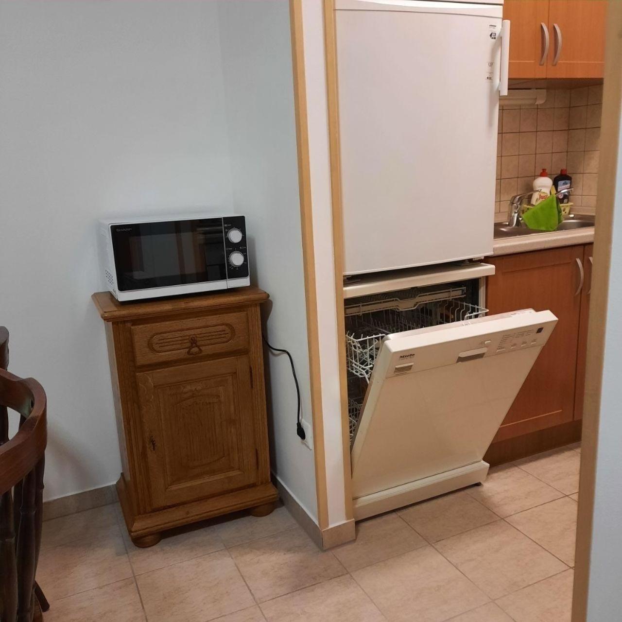 Moderne Ferienwohnung In Buekfuerd Mit Gepflegtem Garten 외부 사진