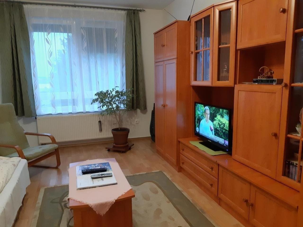 Moderne Ferienwohnung In Buekfuerd Mit Gepflegtem Garten 외부 사진